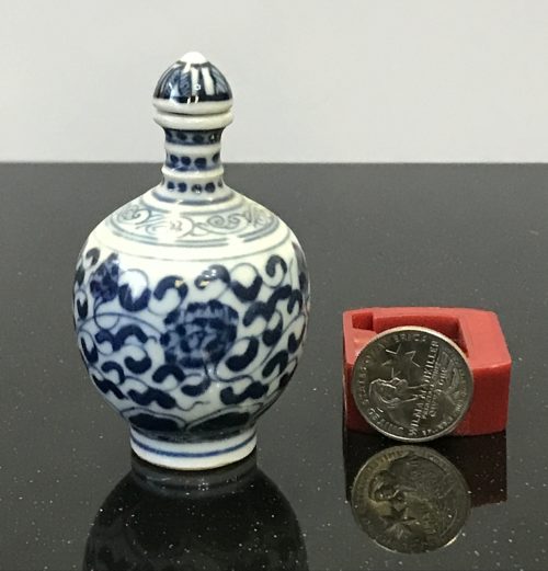 Blue and White Porcelain Snuff Bottle