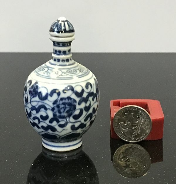 Blue and White Porcelain Snuff Bottle Blue and White Porcelain Snuff Bottle